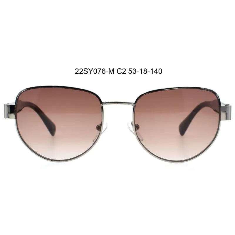 ¿Qué tan duraderas son las gafas de sol de metal estampadas en comparación con los marcos de metal no diseñados?